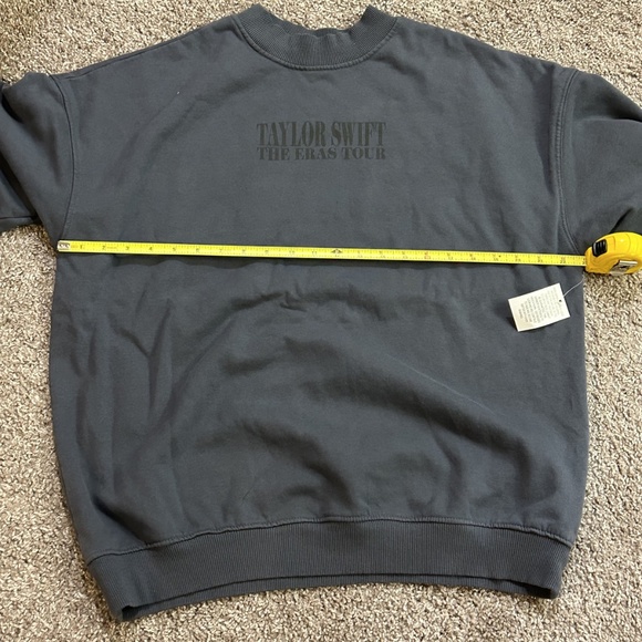 Taylor Swift - The Eras Tour 2023 Merch Oversized Blue Crewneck - Size XS - Picture 5 of 5